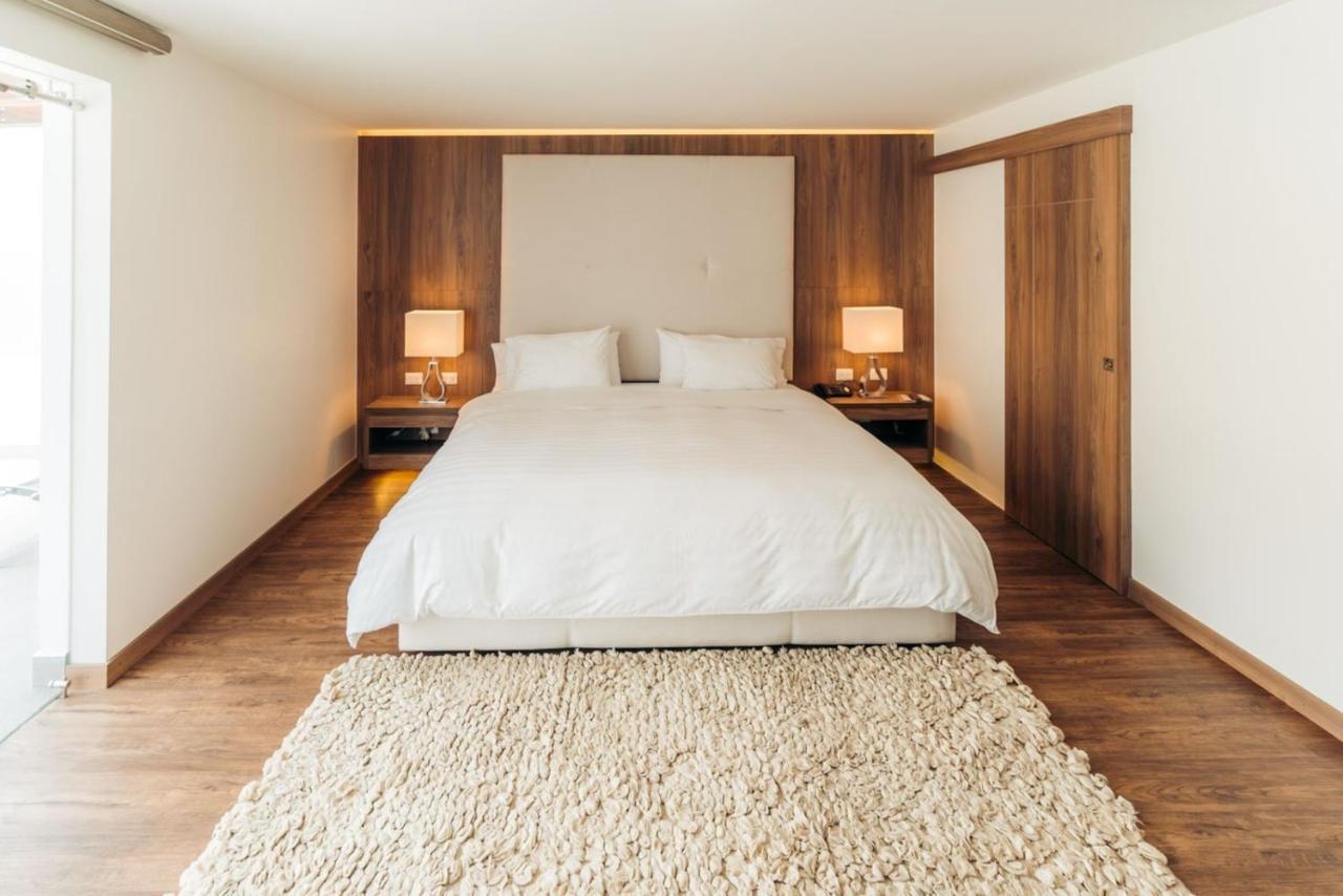 Hotel Miraflores アンバート エクステリア 写真